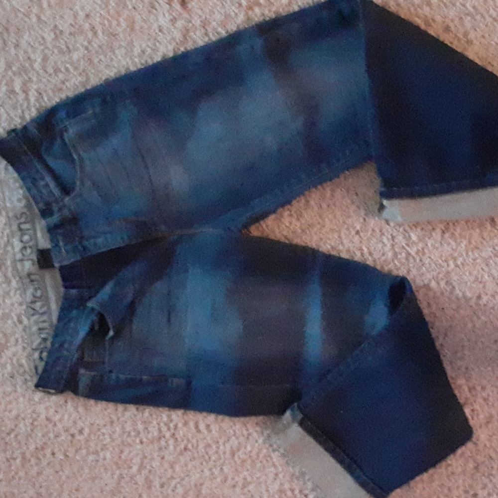 Calvin Klein shape capris cuffed blue jeans